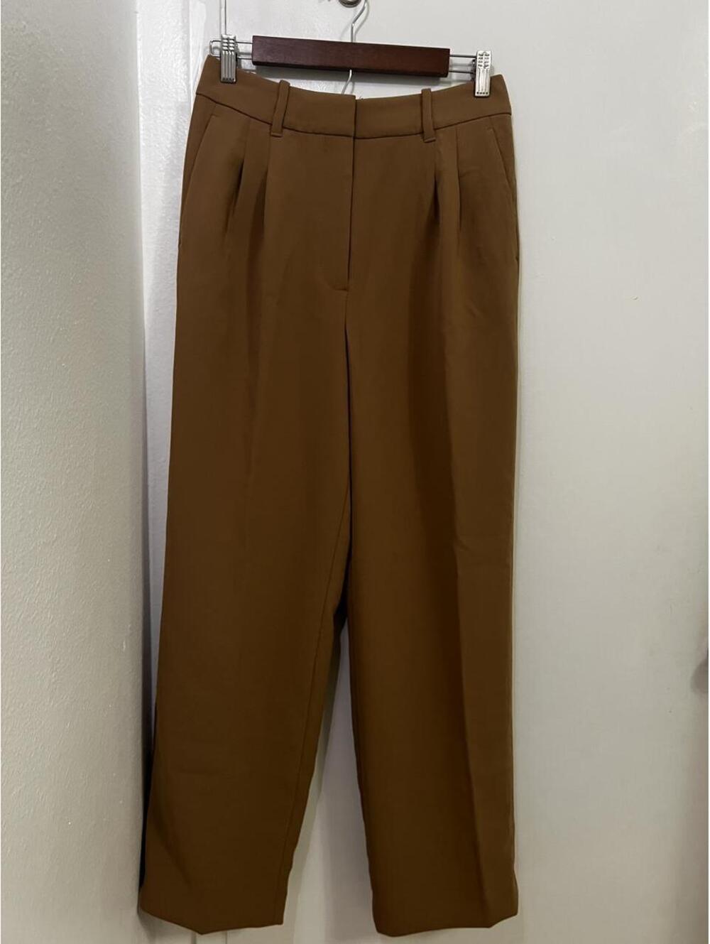 Aritzia The Effortless Pant - Crepette | Brown | Size 6 Short / High Rise